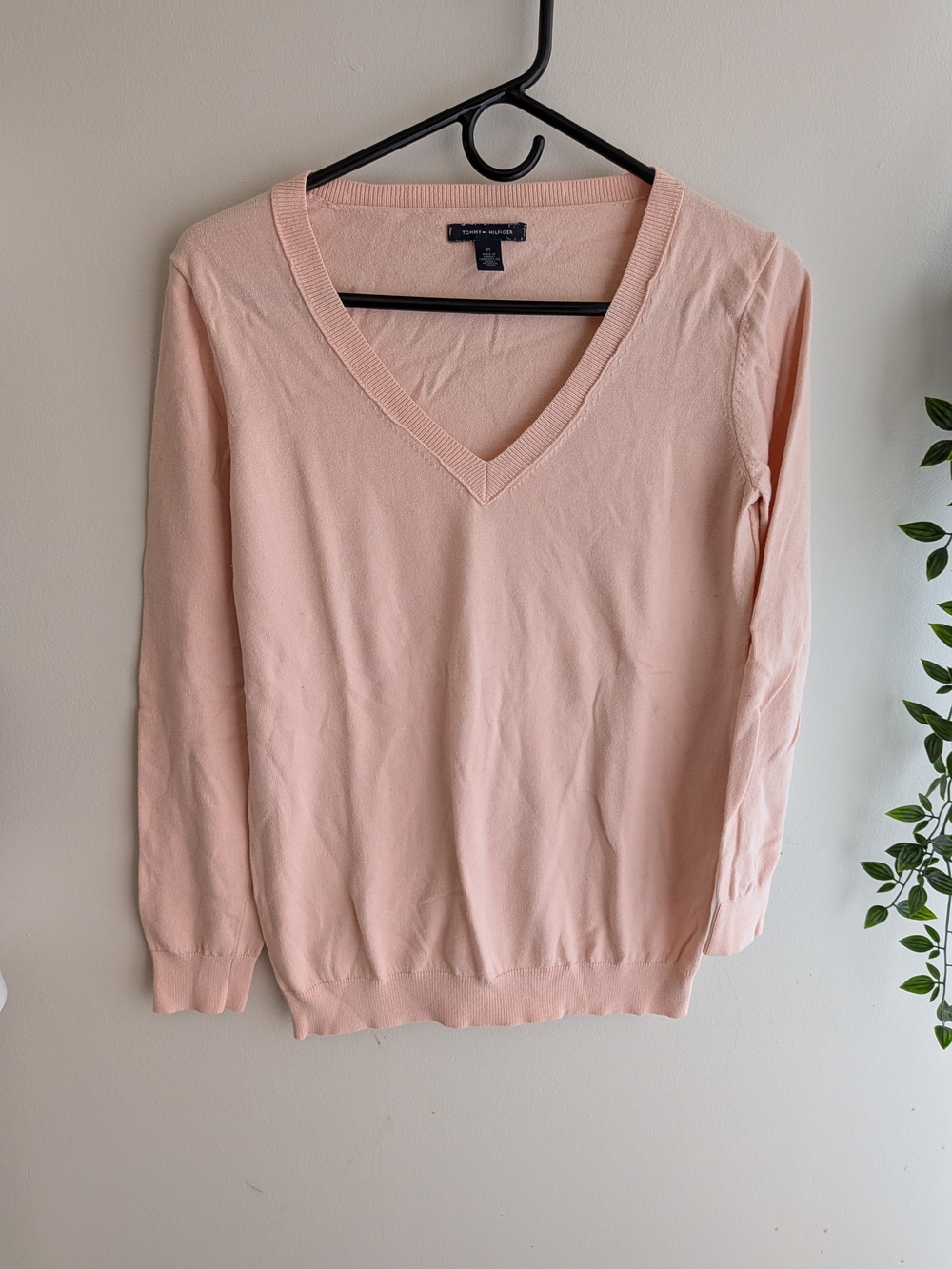 Tommy Hilfiger Y2K Women's Light Pink V-Neck Sweater